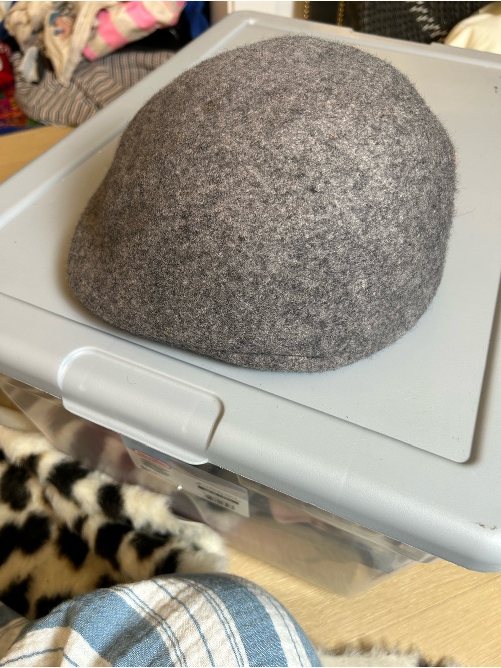 Target  marbled grey 100 wool newsboy hat